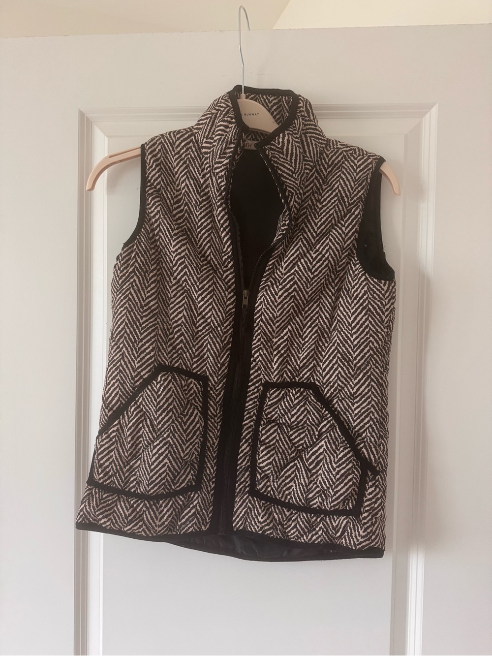 fresh Black & Cream Chevron Quilted Vest